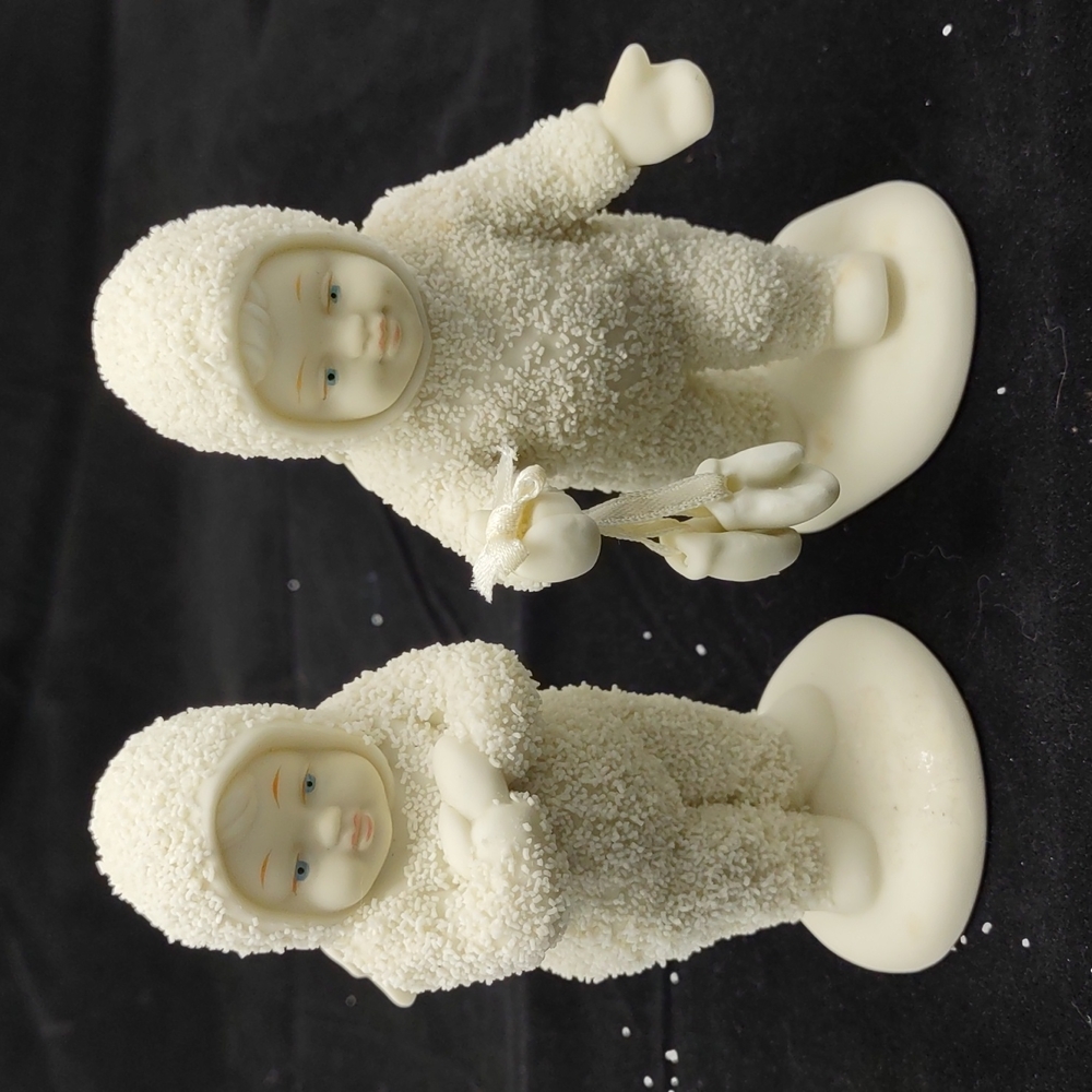 Department 56 "I Found Your Mittens" Figurines